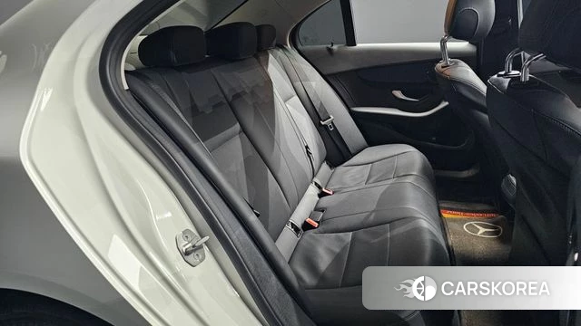 Mercedes-Benz C-Class W205 2018 Белый из Кореи, фото 3