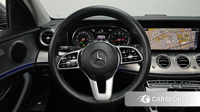 Mercedes-Benz E-Class W213 2018 Серый из Кореи, фото 3