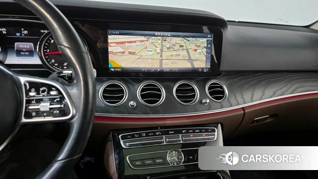 Mercedes-Benz E-Class W213 2018 Серебряный из Кореи, фото 3