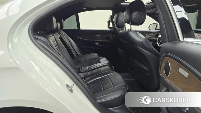 Mercedes-Benz E-Class W213 2021 Белый из Кореи, фото 3