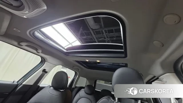 Mini Cooper Countryman 2023 Цвет галактики из Кореи, фото 3