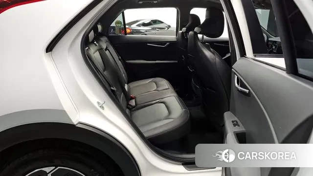 Kia Di Ol Nu Niro 2022 Белый из Кореи, фото 3