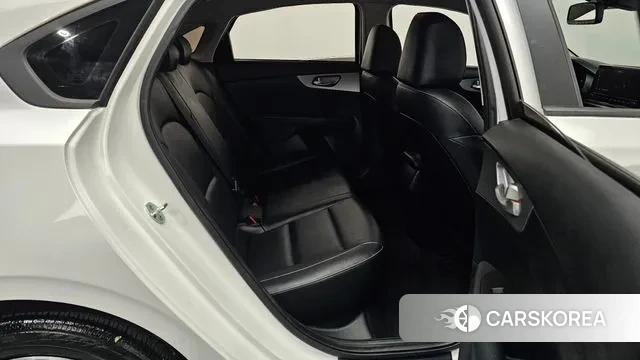 Kia The New K3 2nd generation 2022 Белый из Кореи, фото 3