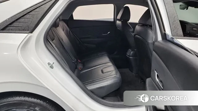 Hyundai Avante Hybrid (CN7) 2022 Белый из Кореи, фото 3