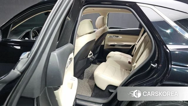 Genesis GV70 2021 Черный из Кореи, фото 3