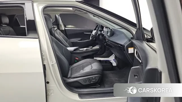 Kia EV6 2021 Жемчужный цвет из Кореи, фото 3