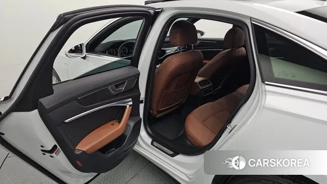 Audi A6 (C8) 2021 Белый из Кореи, фото 3