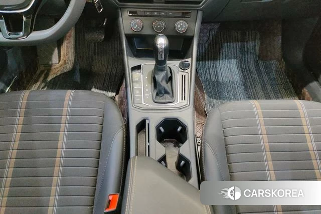 Volkswagen Lavida 2024 Белый из Китая, фото 3
