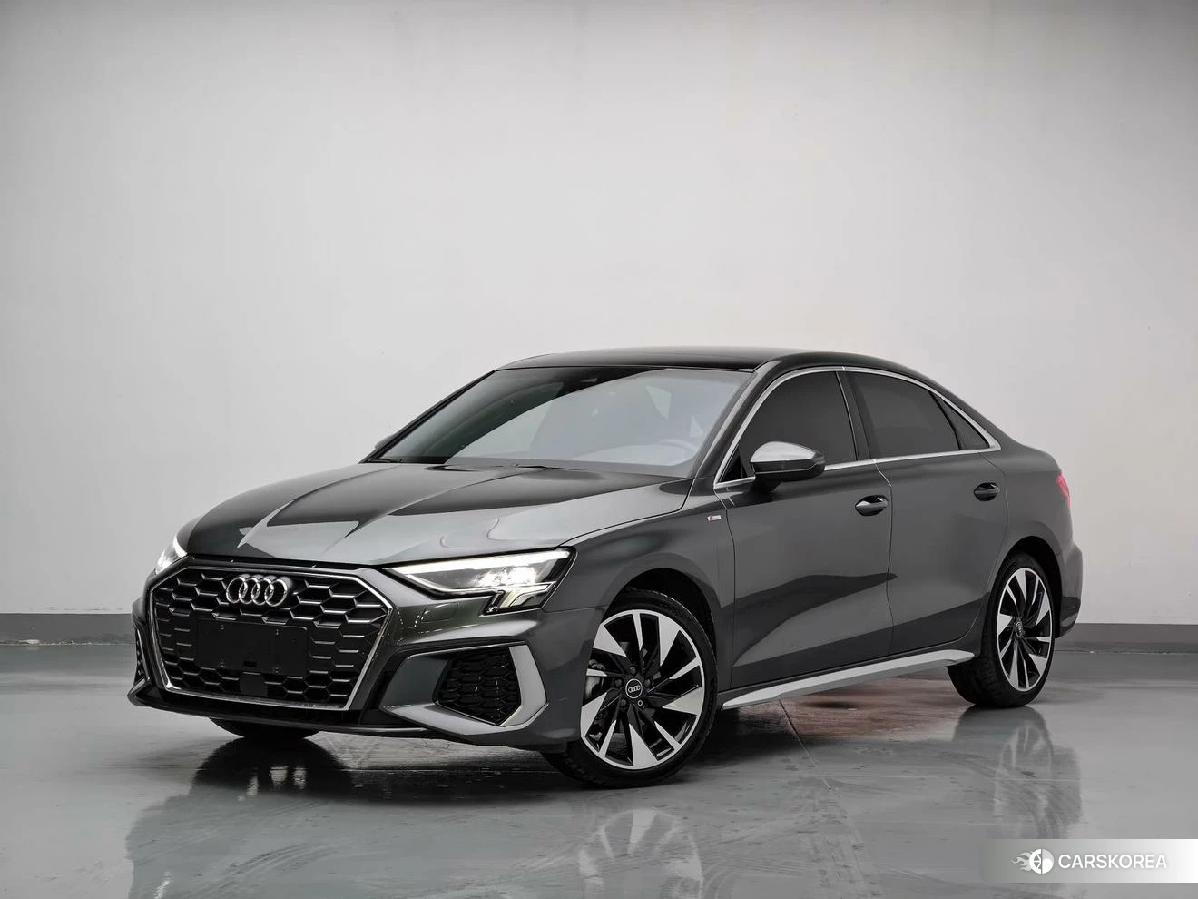 Audi A3 2023 Темно-серый из Китая, фото 3