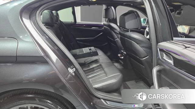 BMW 5 Series (G30) 2018 Серый из Кореи, фото 3