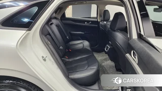 Kia The New K5 3rd generation 2023 Белый из Кореи, фото 3