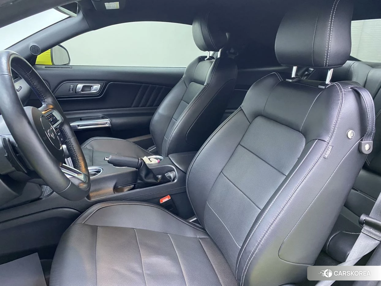 Ford Mustang 2021 Желтый из Китая, фото 3