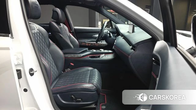 Genesis GV70 2021 Белый из Кореи, фото 3