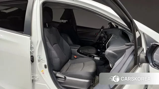 Toyota Prius 4th Generation 2022 Белый из Кореи, фото 3