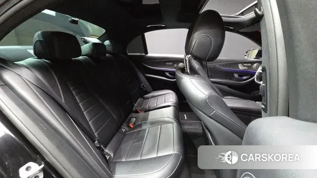 Mercedes-Benz E-Class W213 2022 Черный из Кореи, фото 3