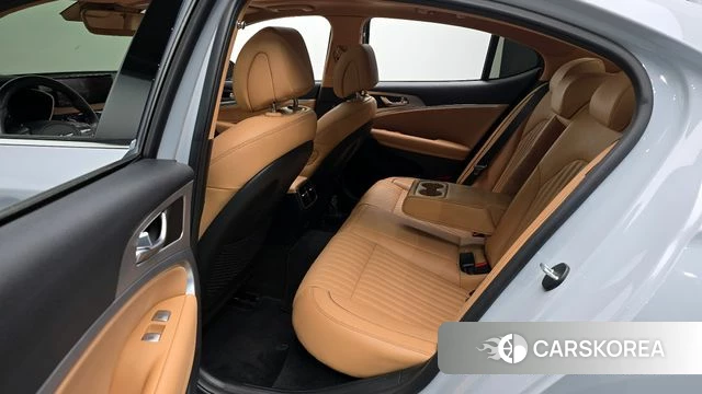 Genesis The New G70 2021 Светло-серебряный цвет из Кореи, фото 3