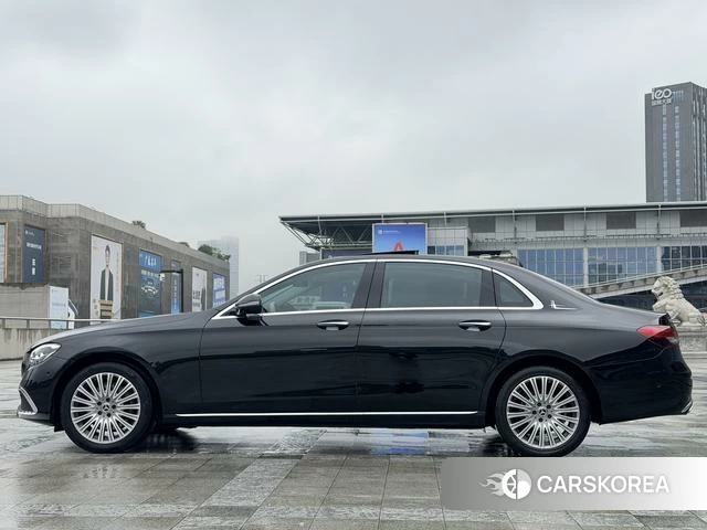 Mercedes-Benz E-class 2022 Черный из Китая, фото 3