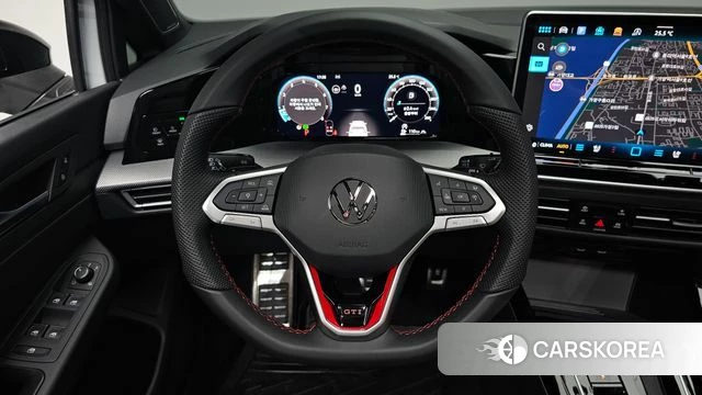 Volkswagen Golf 8th Generation 2026 Белый из Кореи, фото 3