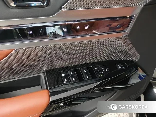 BMW 7 Series (G70) 2025 Черный из Кореи, фото 3