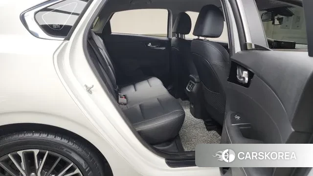 Kia The New K3 2nd generation 2021 Белый из Кореи, фото 3