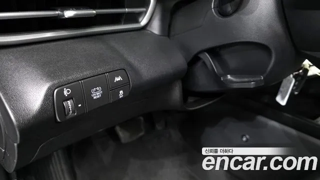 Hyundai Avante Hybrid (CN7) 2021 Серебристо-серый из Кореи, фото 3