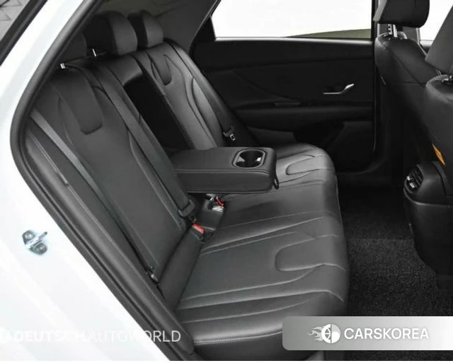 Hyundai The New Avante (CN7) 2024 Белый из Кореи, фото 3