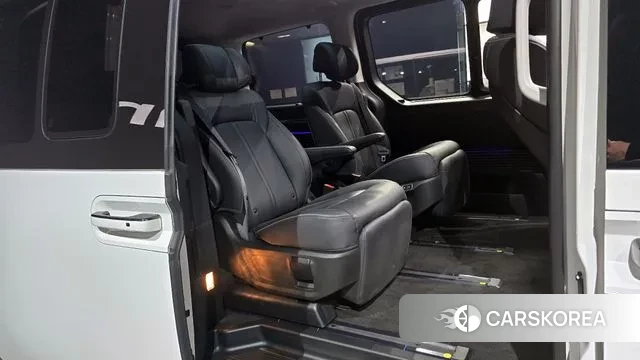 Hyundai Staria 2023 Белый из Кореи, фото 3