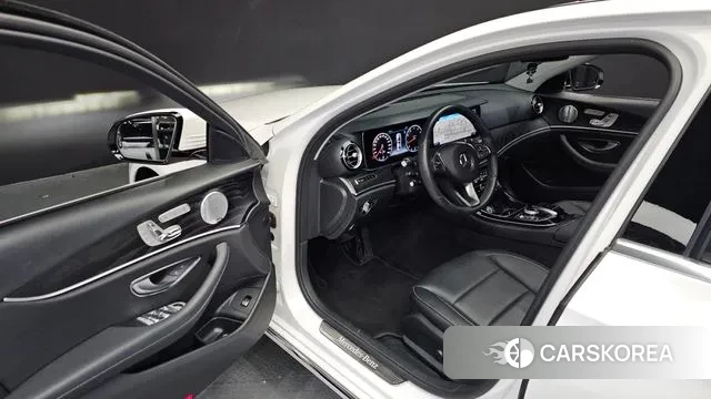 Mercedes-Benz E-Class W213 2018 Белый из Кореи, фото 3