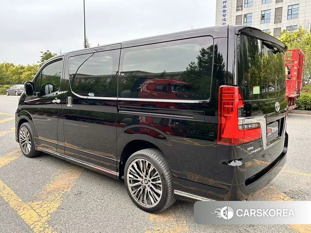 Toyota Granvia (overseas) 2023 Черный из Китая, фото 3