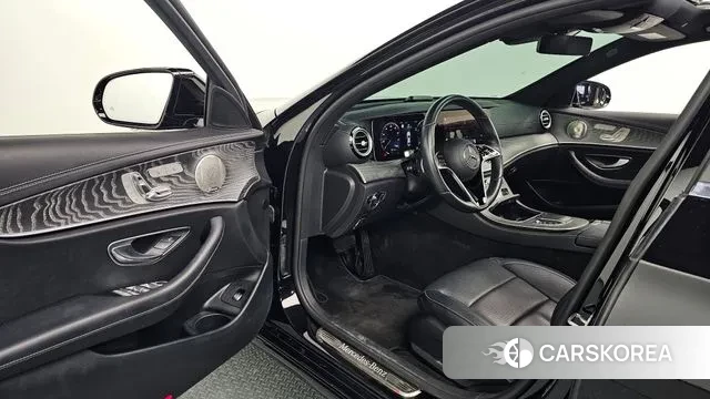 Mercedes-Benz E-Class W213 2021 Черный из Кореи, фото 3