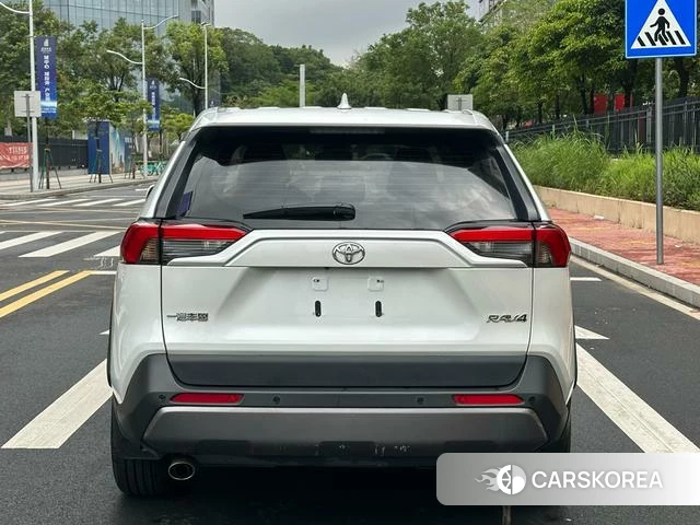 Toyota RAV4 Rongfang 2022 Белый из Китая, фото 3