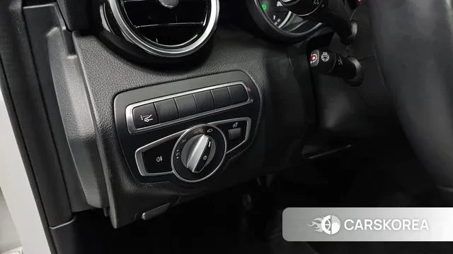 Mercedes-Benz C-Class W205 2020 Белый из Кореи, фото 3