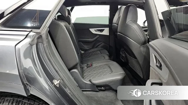 Audi Q8 (4M) 2022 Серый из Кореи, фото 3