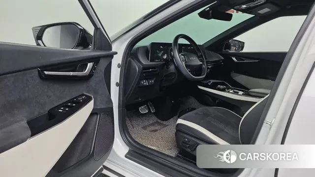 Kia EV6 2022 Белый из Кореи, фото 3