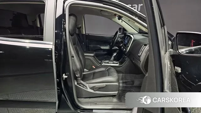 Chevrolet (GM Daewoo) Real New Colorado 2022 Черный из Кореи, фото 3