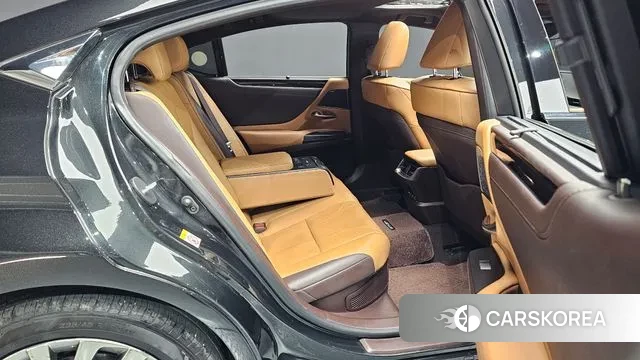 Lexus ES300h 7th generation 2019 Черный из Кореи, фото 3