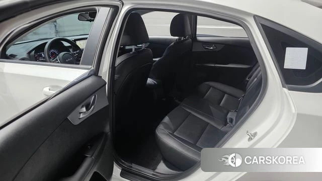 Kia The New K3 2nd generation 2022 Белый из Кореи, фото 3
