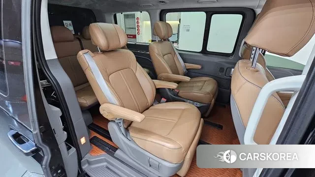 Hyundai Staria 2023 Черный из Кореи, фото 3