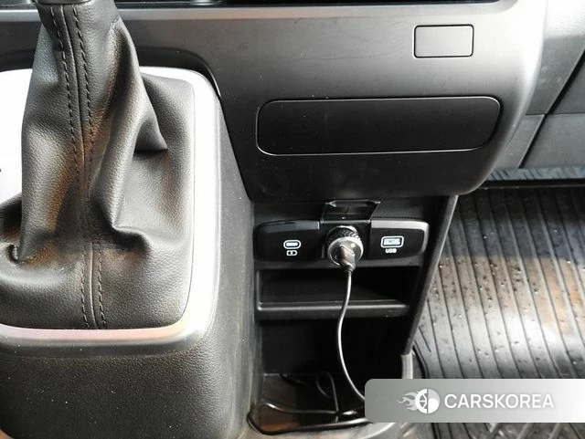 Hyundai Staria 2024 Черный из Кореи, фото 3