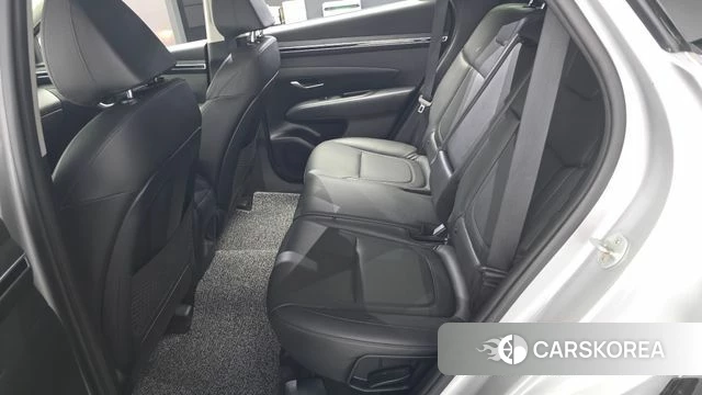 Hyundai Tucson (NX4) 2022 Серебристо-серый из Кореи, фото 3