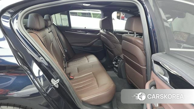 BMW 5 Series (G30) 2023 Черный из Кореи, фото 3