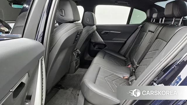 BMW 5 Series (G60) 2024 Черный из Кореи, фото 3