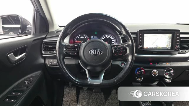 Kia Stonic 2018 Серый из Кореи, фото 3