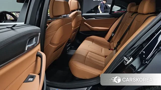 BMW 5 Series (G30) 2023 Черный из Кореи, фото 3