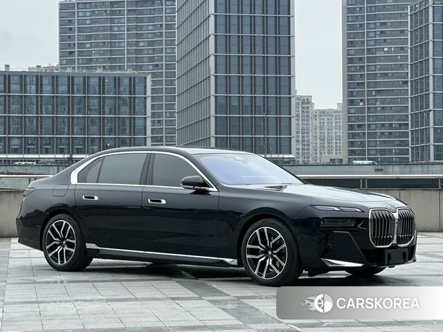 BMW 7 series 2024 Черный из Китая, фото 3
