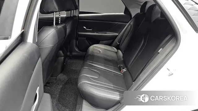 Hyundai The New Avante (CN7) 2023 Белый из Кореи, фото 3