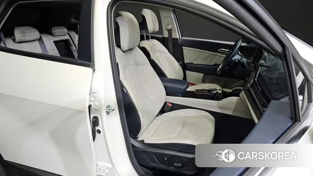 Kia Sportage 5th Generation 2023 Белый из Кореи, фото 3