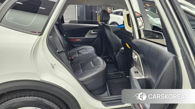 Kia Niro Plus 2022 Белый из Кореи, фото 3