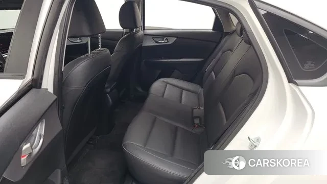 Kia The New K3 2nd generation 2021 Белый из Кореи, фото 3