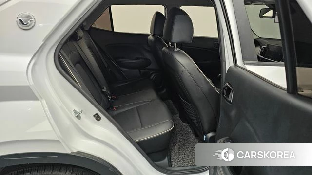 Hyundai Venue 2023 Белый из Кореи, фото 3